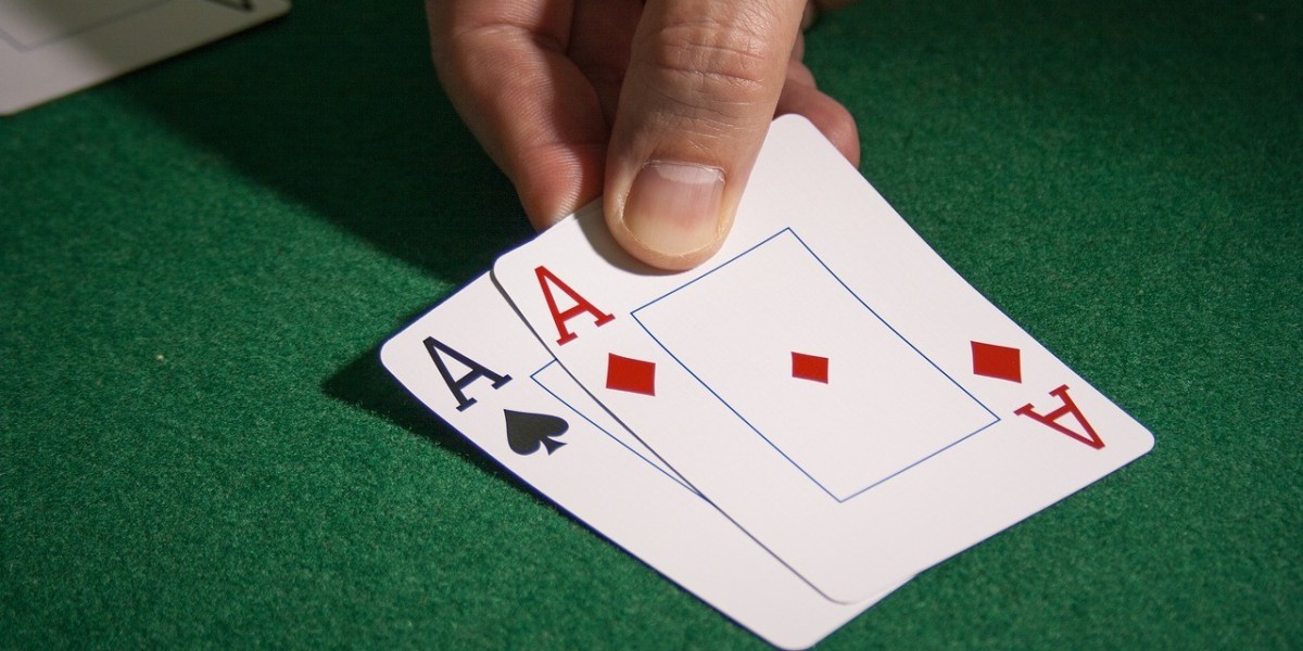The Rise of Live Dealer Games: Exploring the Future of Interactive Gaming in Online Casinos and Its Appeal to Modern Pla