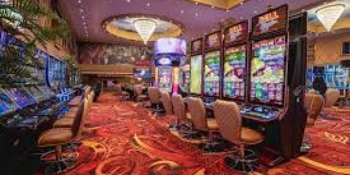 Online Casino vs. Land-Based Casino: A Comparison