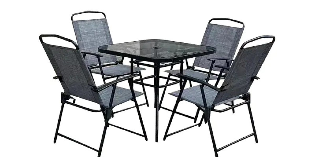 Choosing a Wicker Seating Set for Durable and Relaxing Outdoor Furniture
